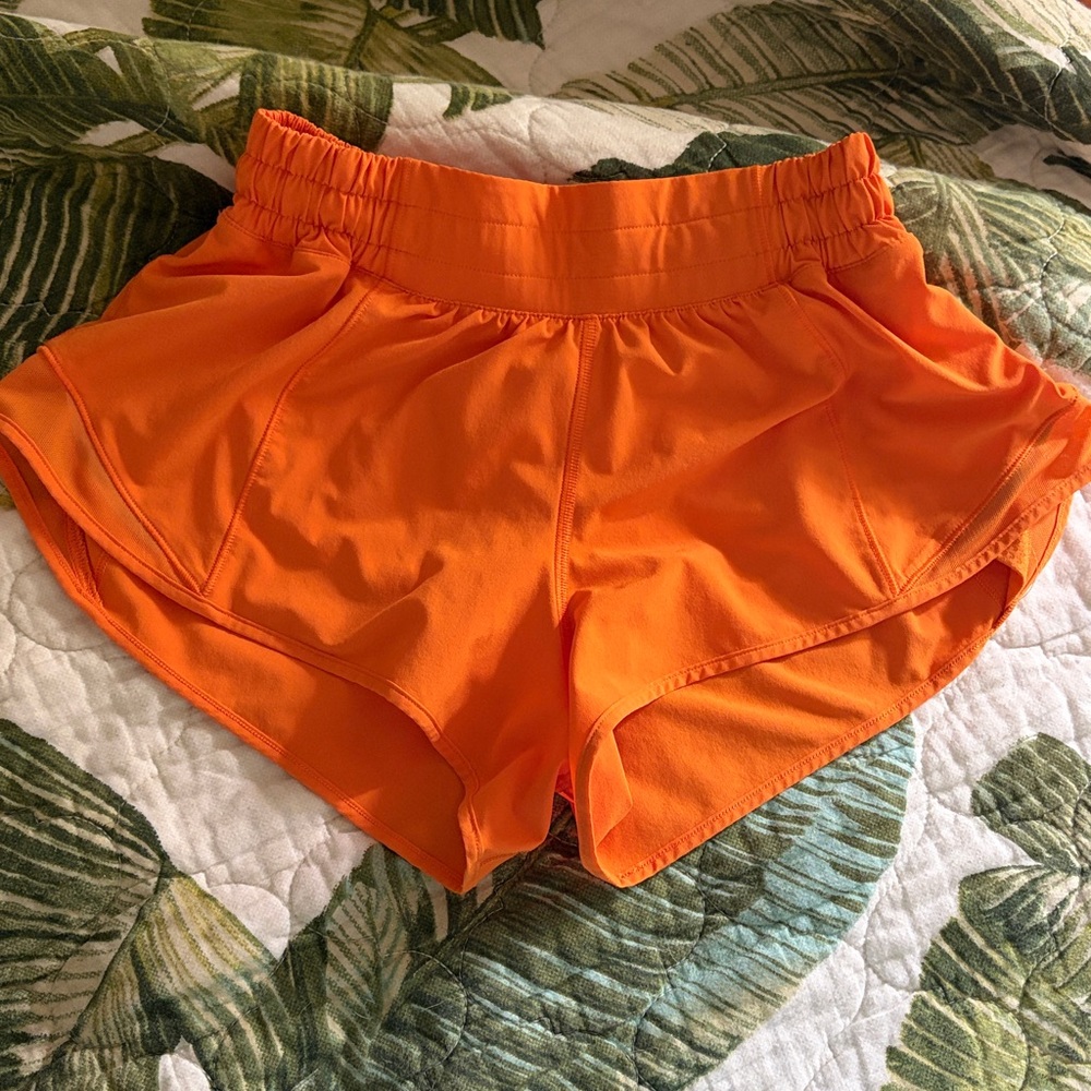 lululemon 2.5” Women's Orange Shorts Hotty Hot
